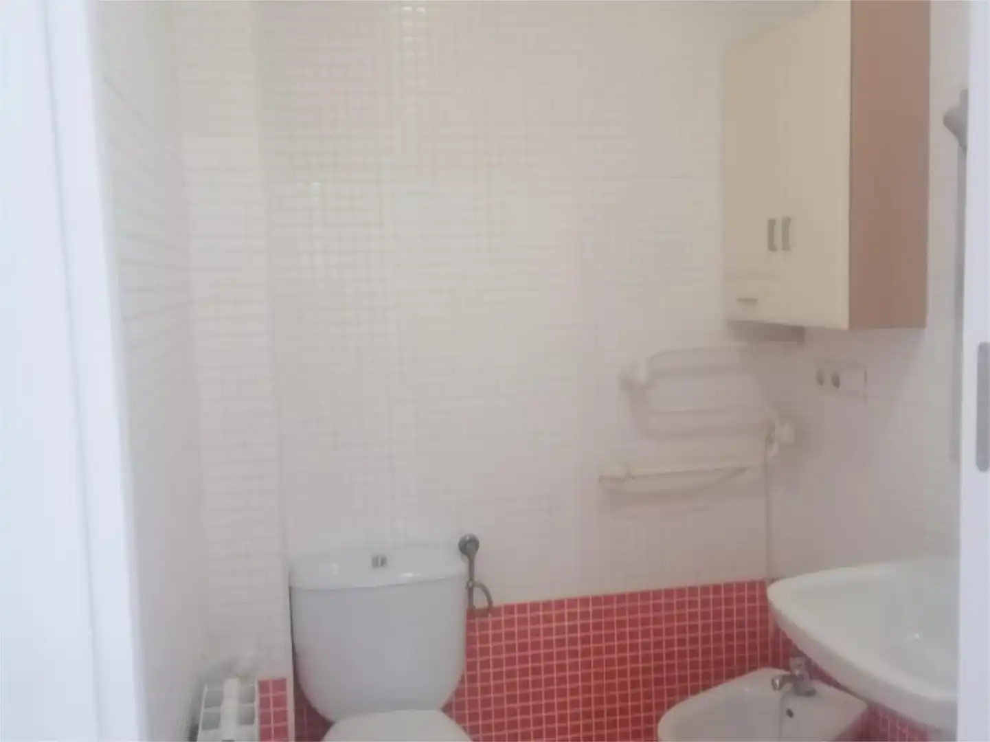 Bathroom of Flat for rent in Badajoz  with Air Conditioner, Heating and Furnished