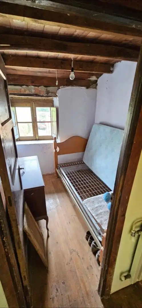 Schlafzimmer von Einfamilien-Reihenhaus zum Verkauf in Belmonte de Miranda