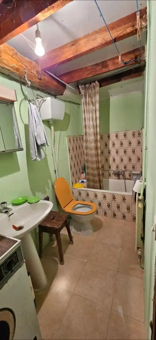 Badezimmer von Einfamilien-Reihenhaus zum Verkauf in Belmonte de Miranda