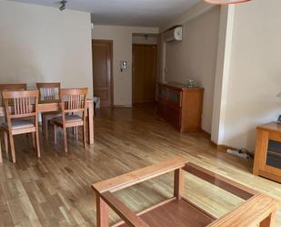 Sala d'estar de Pis de lloguer en  Toledo Capital amb Aire condicionat, Moblat i Rentadora