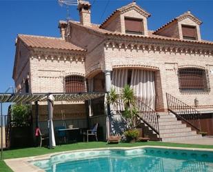 Exterior view of Flat for sale in Yuncos  with Air Conditioner and Swimming Pool