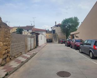 Vista exterior de Residencial en venda en Dueñas