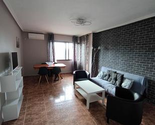 Living room of Flat to share in Trujillo  with Air Conditioner, Terrace and Furnished