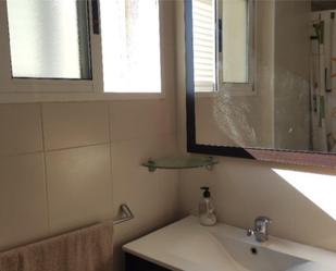 Bathroom of Flat to rent in Águilas  with Air Conditioner and Swimming Pool