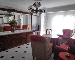 Sala d'estar de Pis de lloguer en  Sevilla Capital amb Aire condicionat, Calefacció i Moblat