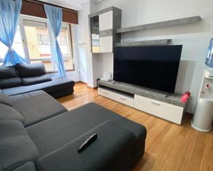 Sala d'estar de Pis en venda en Santoña amb Terrassa i Balcó