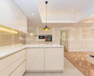 Kitchen of Flat for sale in  Valencia Capital  with Air Conditioner and Balcony