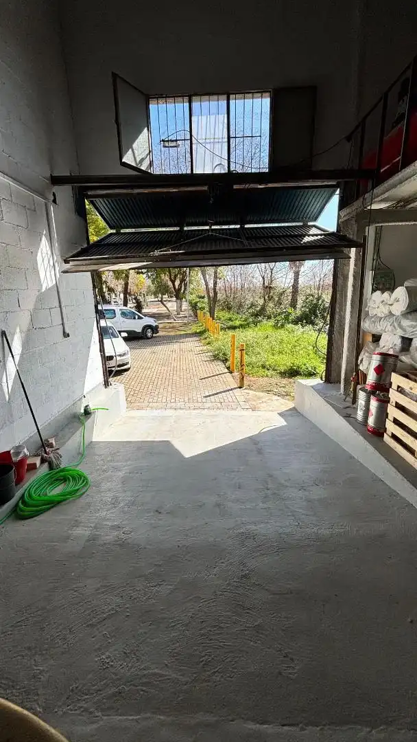 Fabrikhallen zum Verkauf in Avenida Sevilla, 63, Brenes Parkplatz von Fabrikhallen zum Verkauf in Brenes mit Klimaanlage