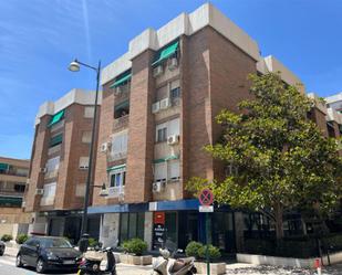 Vista exterior de Pis en venda en  Granada Capital amb Calefacció, Jardí privat i Terrassa