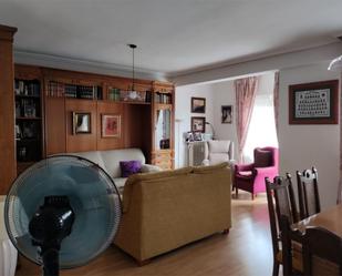 Sala d'estar de Pis en venda en  Albacete Capital amb Calefacció, Parquet i Balcó