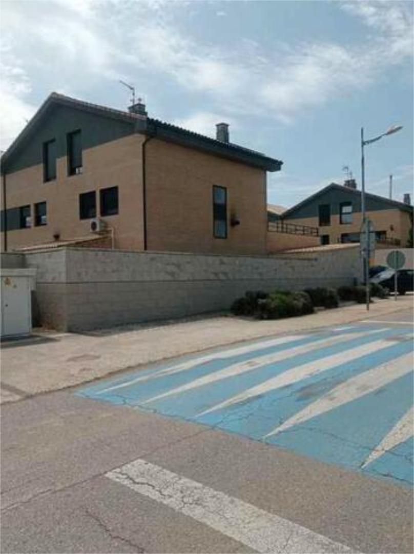 Aparcament de Casa adosada en venda en Mohernando amb Calefacció, Jardí privat i Terrassa