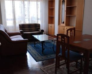 Living room of Flat to rent in Vigo   with Heating, Parquet flooring and Furnished