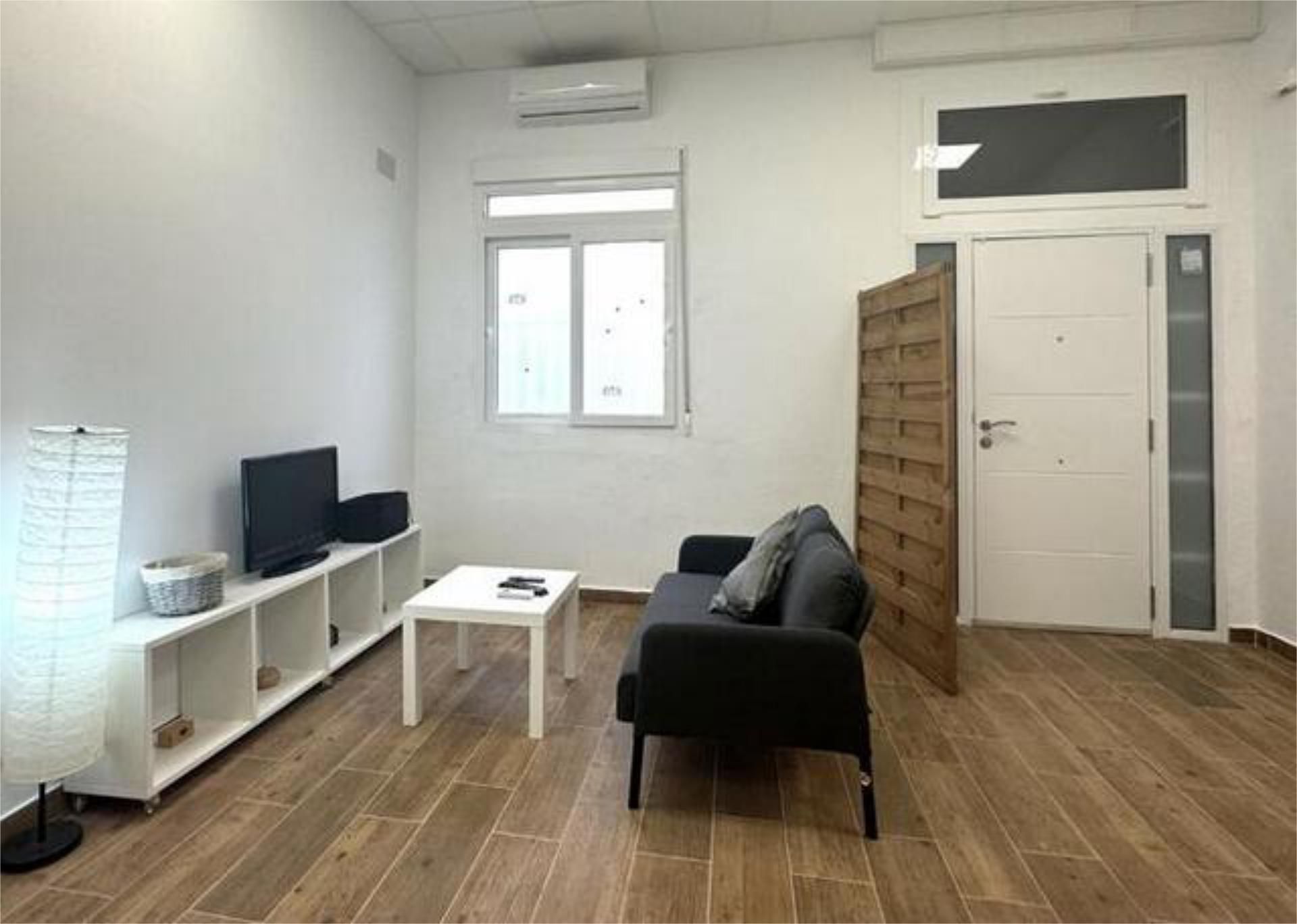 Living room of Office to rent in  Valencia Capital  with Air Conditioner