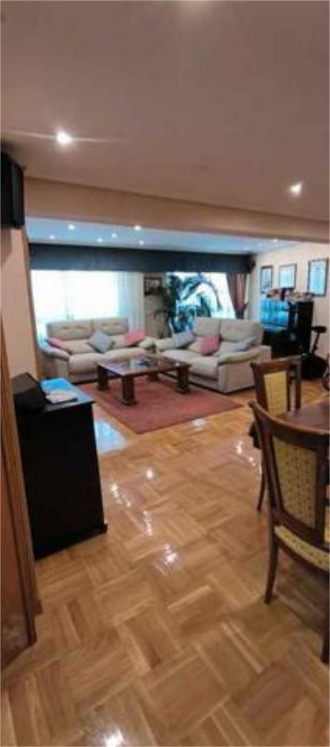Sala d'estar de Pis en venda en Burgos Capital amb Calefacció