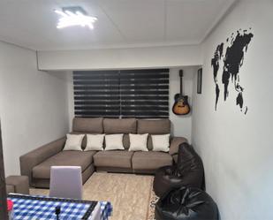 Sala d'estar de Pis en venda en Chantada amb Calefacció i Moblat