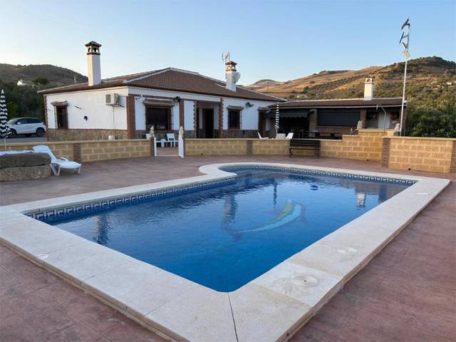 Casa-chalet en Alquiler en Diseminado Poligono 5, 92 en Álora