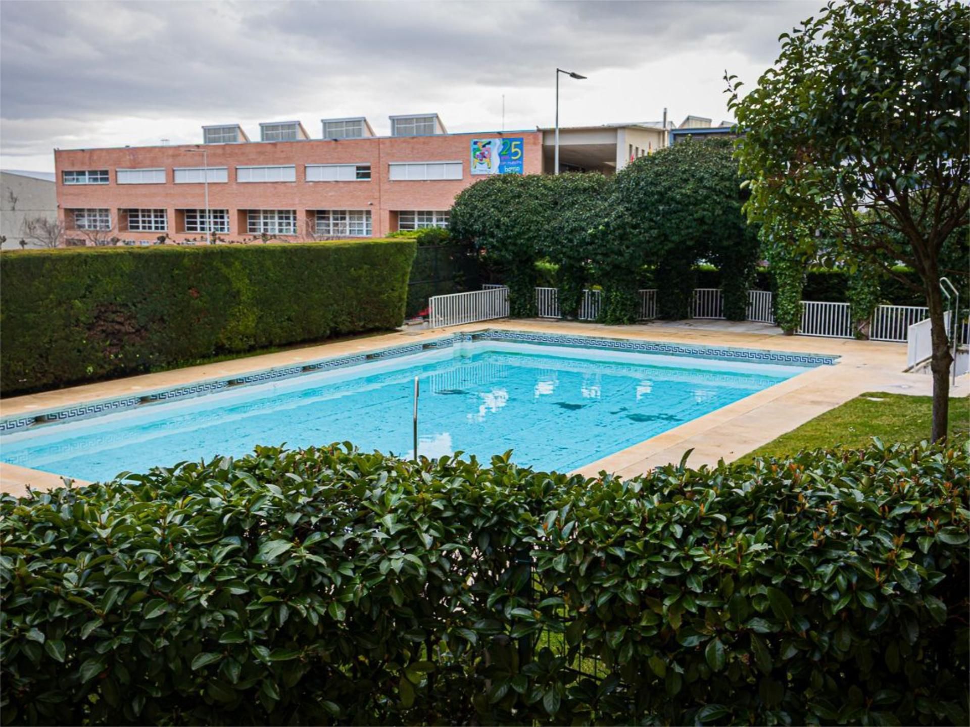 Piscina de Pis en venda en Valladolid Capital amb Calefacció, Jardí privat i Parquet