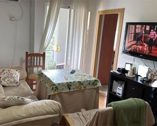 Living room of Flat to rent in  Sevilla Capital  with Air Conditioner, Parquet flooring and Terrace