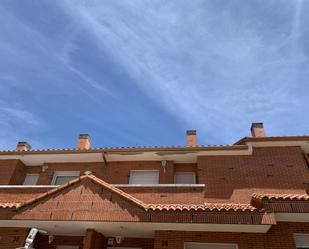 Vista exterior de Casa o xalet en venda en Colmenar Viejo amb Aire condicionat, Calefacció i Jardí privat