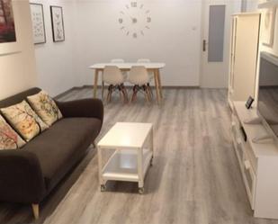 Living room of Flat to rent in Castellón de la Plana / Castelló de la Plana  with Parquet flooring, Furnished and Balcony