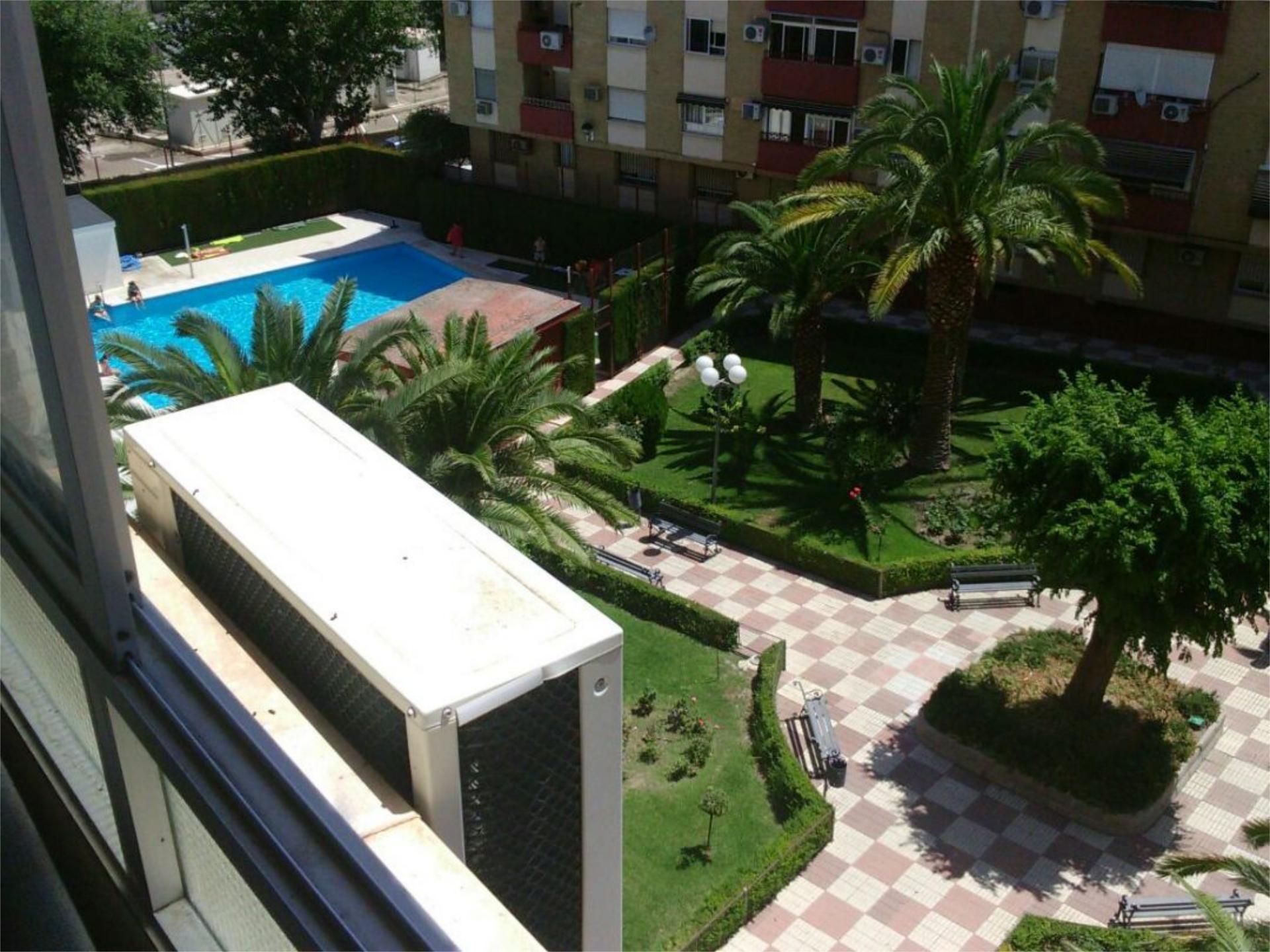 Pis per a compartir a Calle del Pintor Rufino Martos, 2, Peñamefecit - Avda Barcelona
