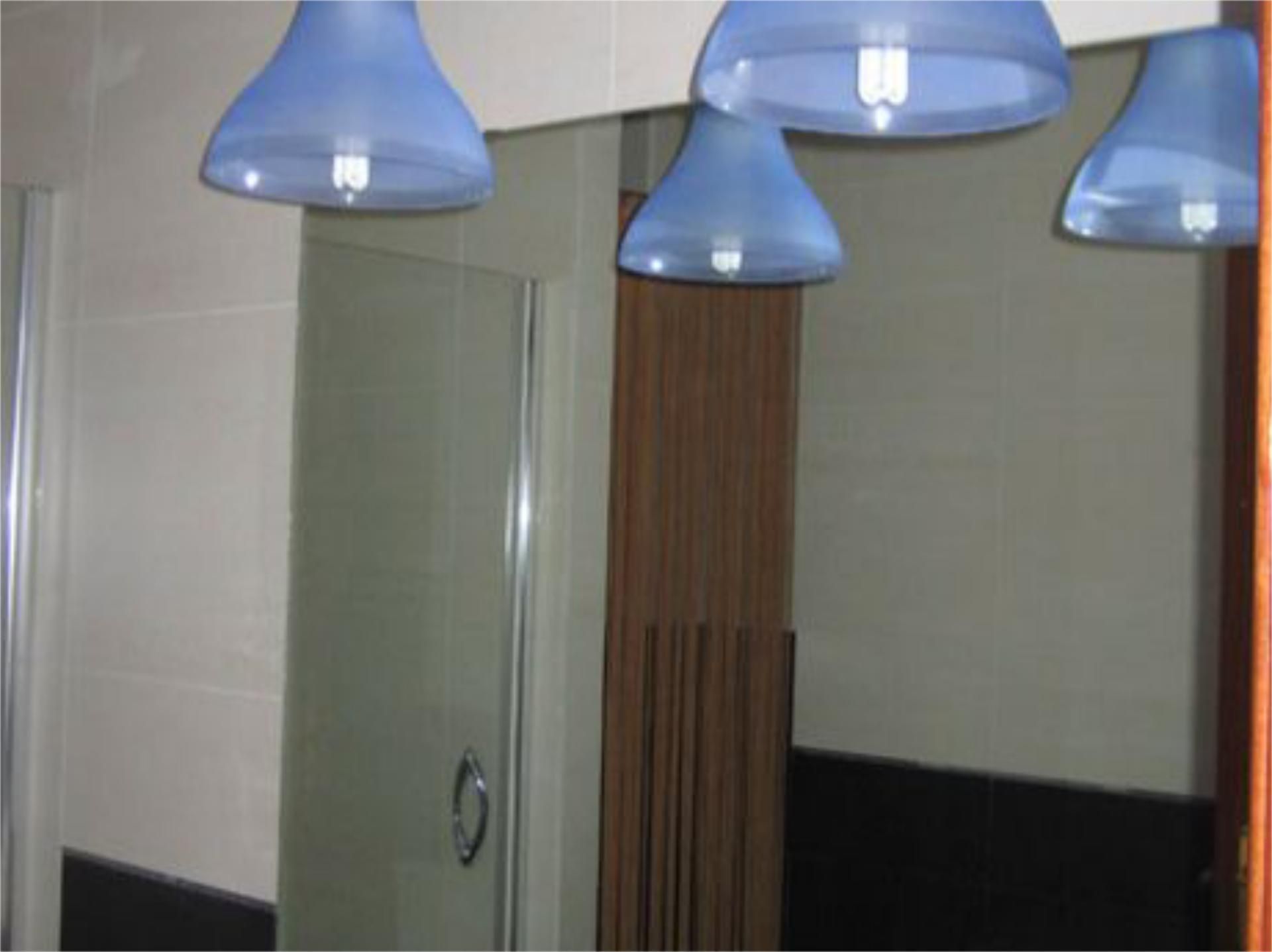 Bathroom of Flat to rent in Mérida  with Air Conditioner, Heating and Parquet flooring
