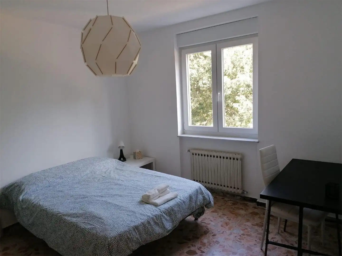 Wohnung zur Miete in Avenida de Los Comuneros, 1, Estación Schlafzimmer von Wohnung zur Miete in Salamanca Capital mit Balkon