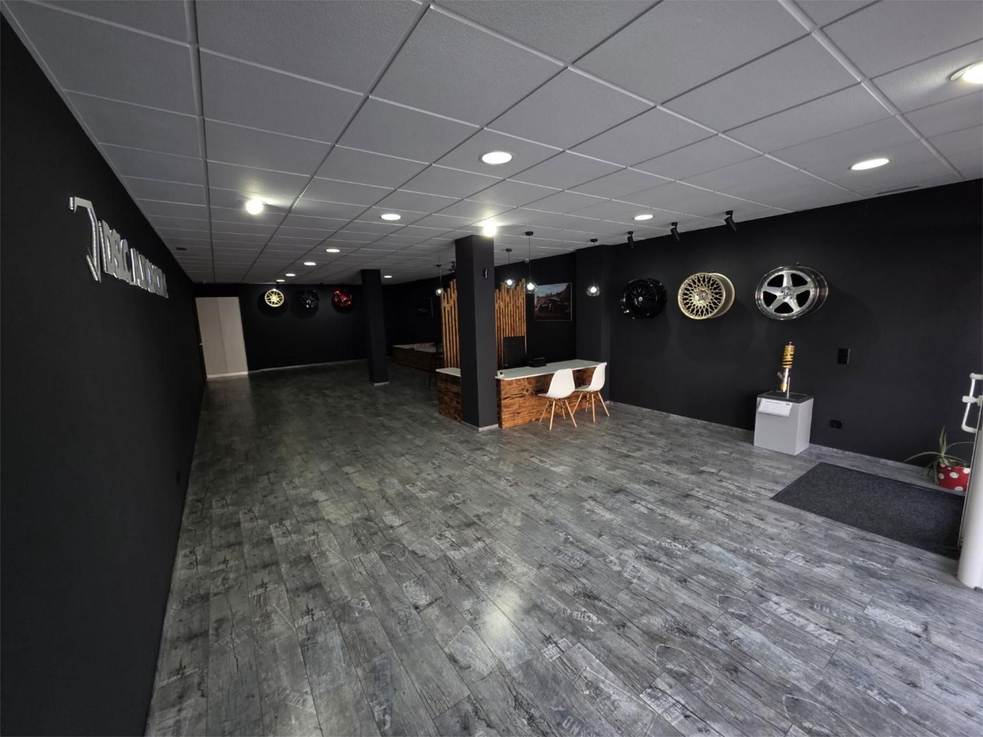 Local en venda en Blanes amb Parquet
