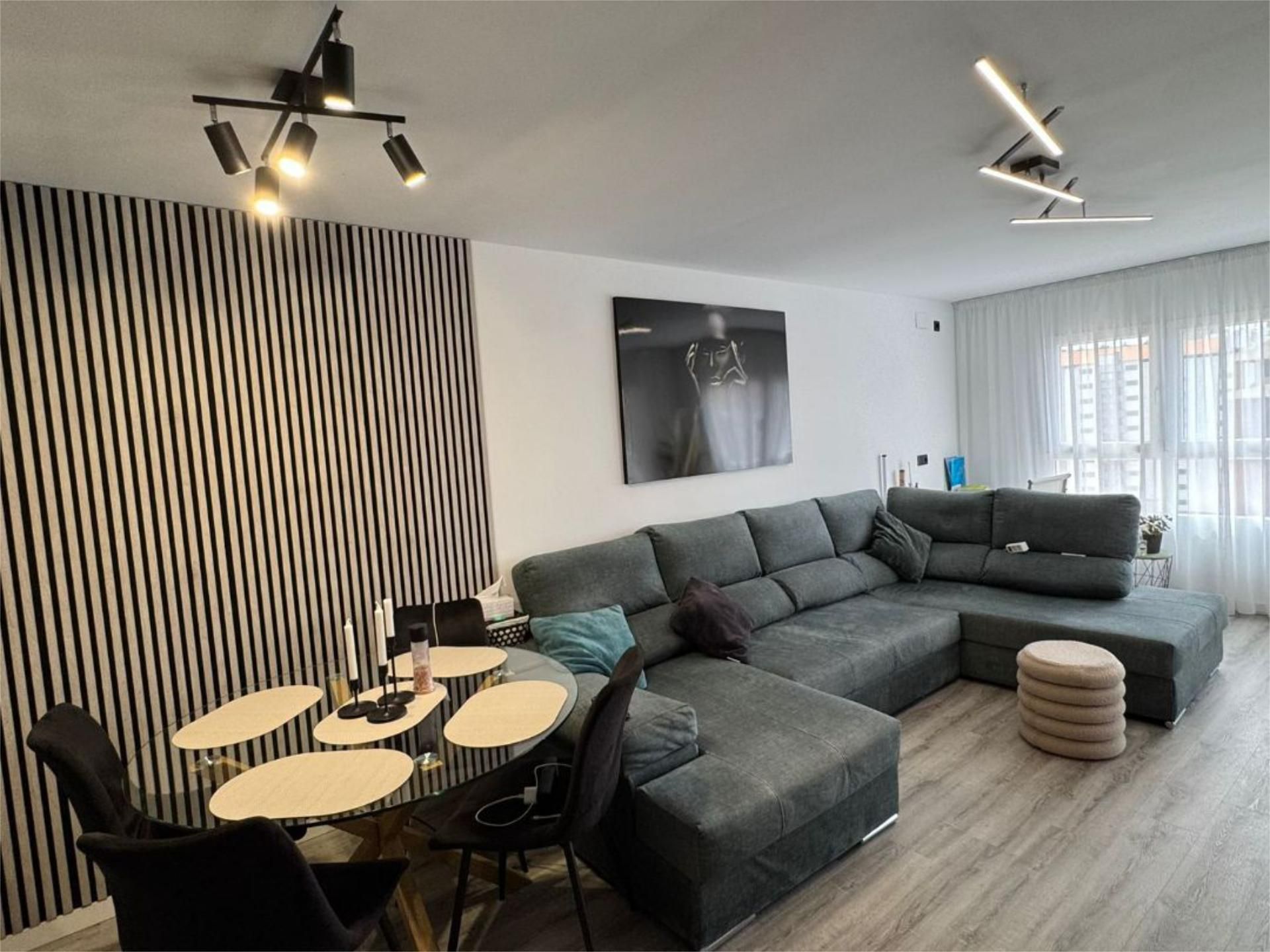 Living room of Flat for sale in Benidorm  with Air Conditioner, Swimming Pool and Balcony
