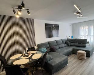 Sala d'estar de Pis en venda en Benidorm amb Aire condicionat, Piscina i Balcó