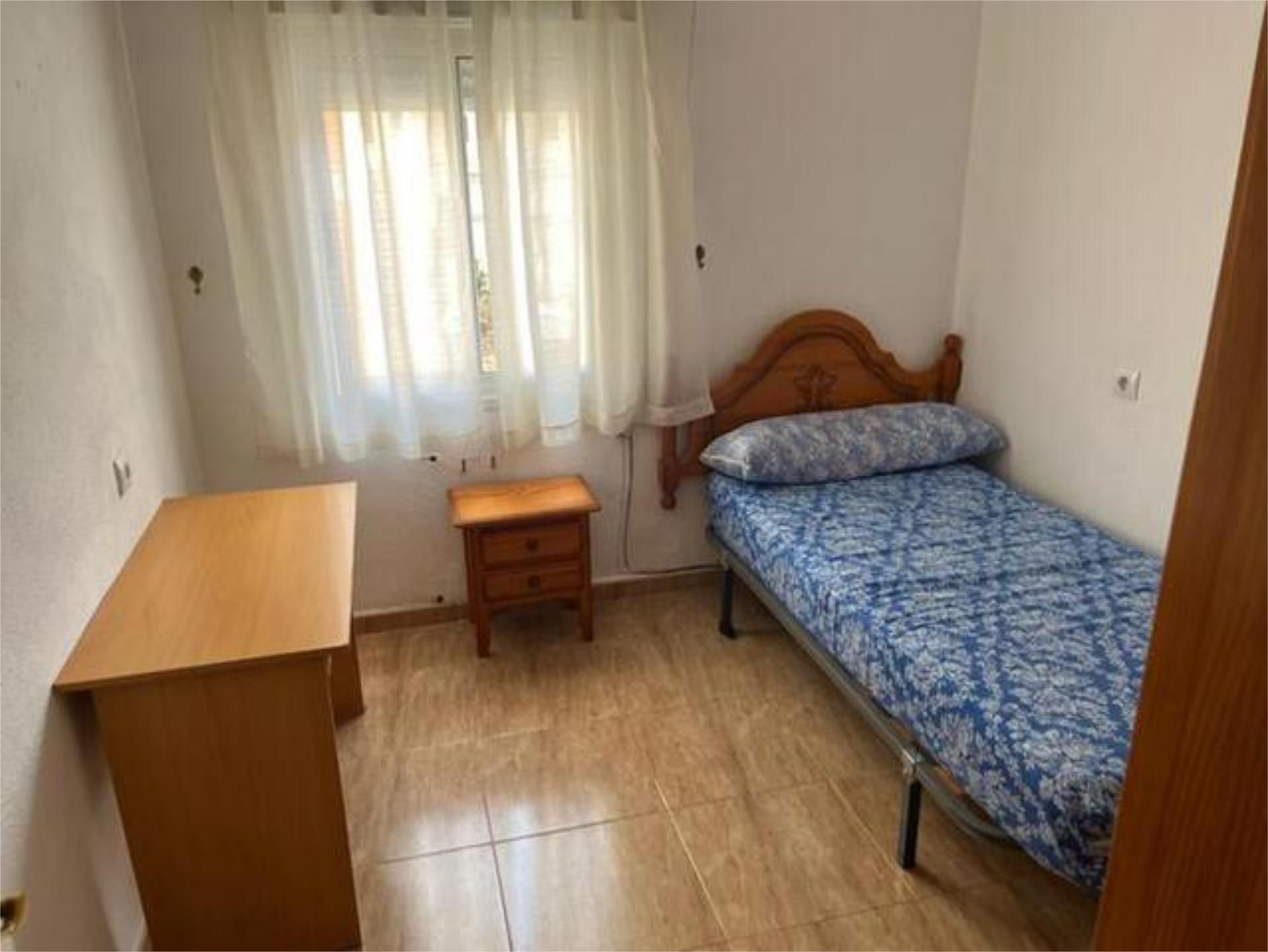 Bedroom of Study to share in Cáceres Capital  with Heating and Furnished