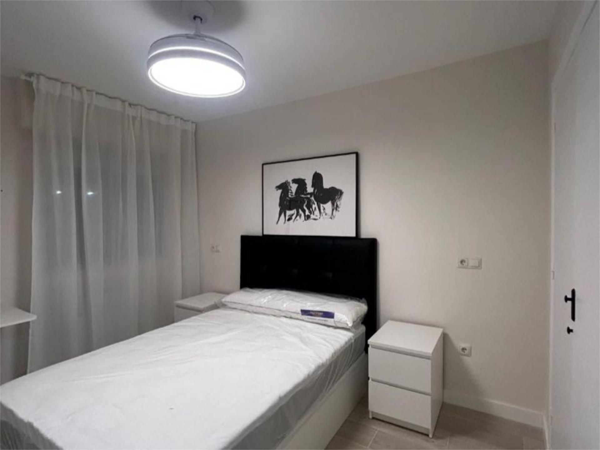 Bedroom of Flat to share in Fuenlabrada  with Heating, Terrace and Storage room