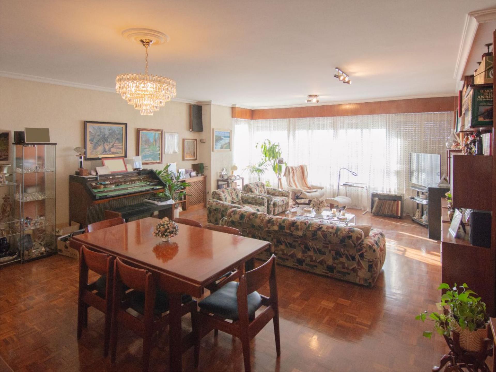 Living room of Flat for sale in  Sevilla Capital  with Air Conditioner, Heating and Swimming Pool