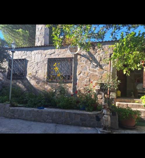 House or chalet for sale in Calle Camino Cerro Judío, 37, El Tiemblo , Ávila - image 1 Photo 1 of House or chalet for sale in Calle Camino Cerro Judío, 37, El Tiemblo , Ávila