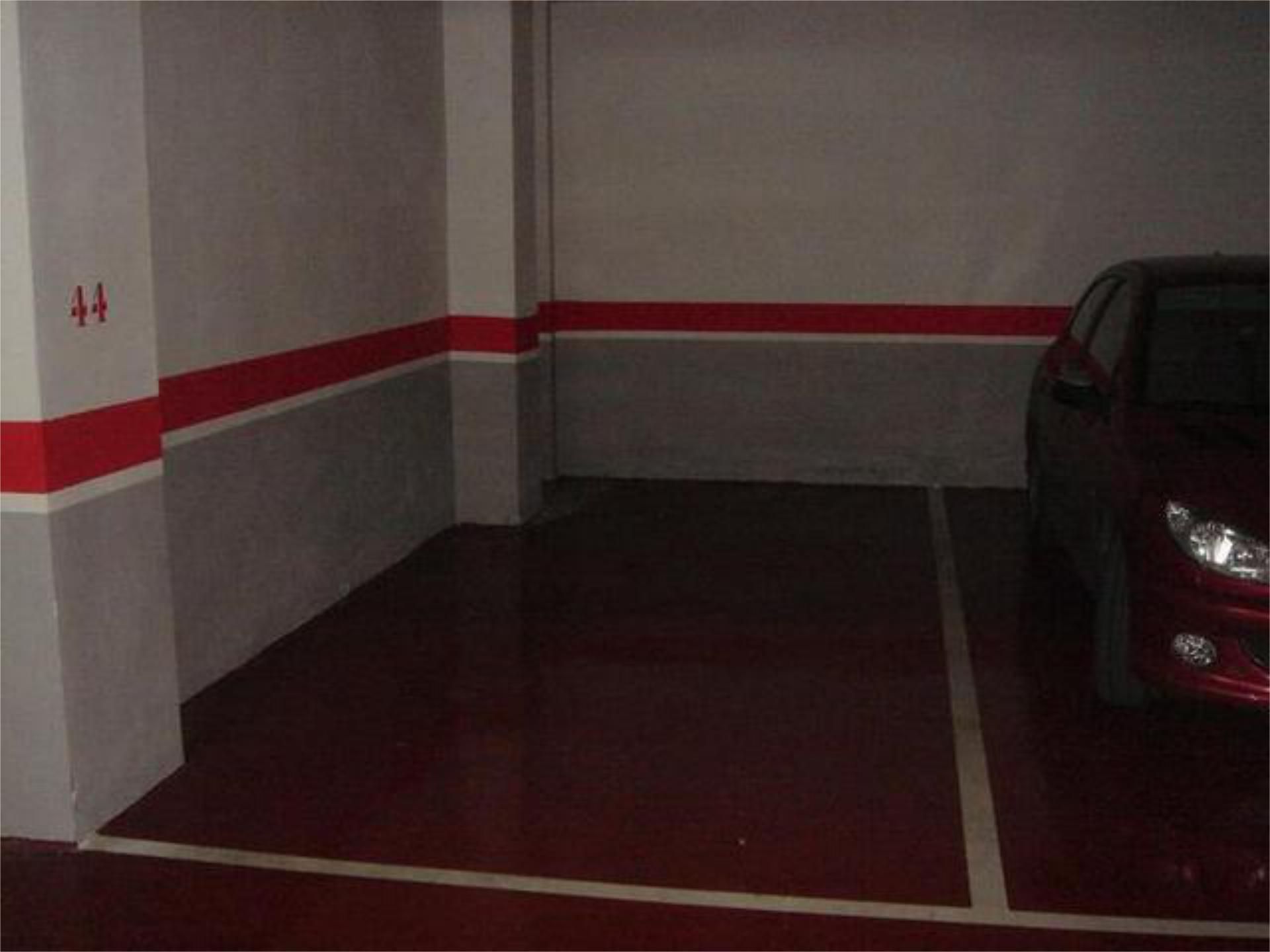 Aparcament de Apartament de lloguer en Roquetas de Mar amb Calefacció, Terrassa i Piscina