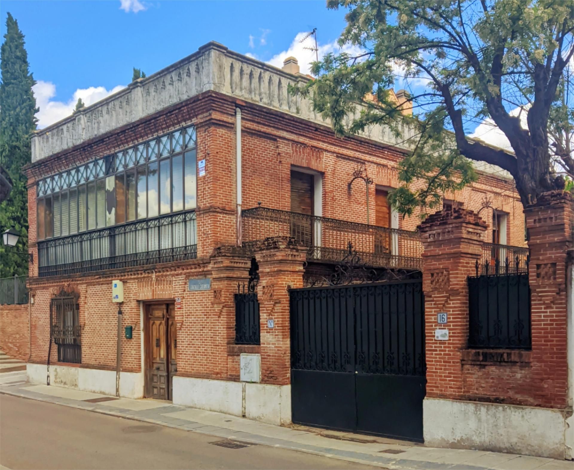 Vista exterior de Casa o xalet en venda en Villaviciosa de Odón amb Terrassa, Piscina i Balcó
