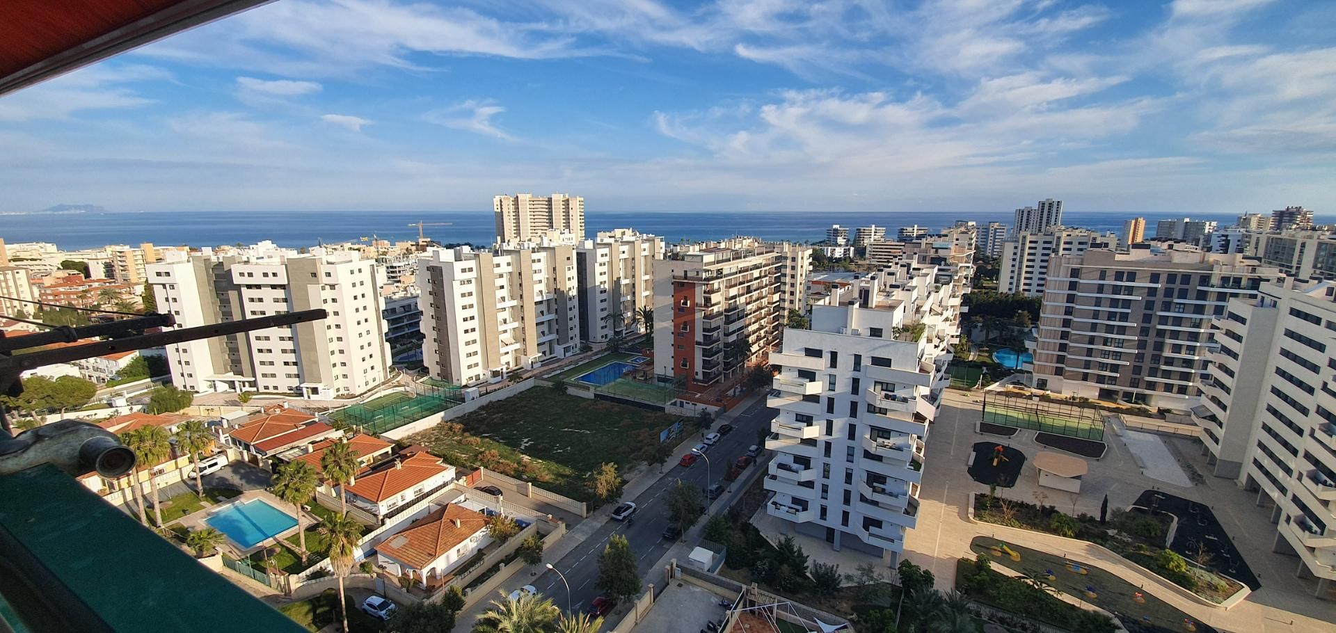 Vista exterior de Estudi en venda en Alicante / Alacant