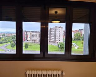 Bedroom of Flat to rent in Oviedo   with Heating, Private garden and Parquet flooring