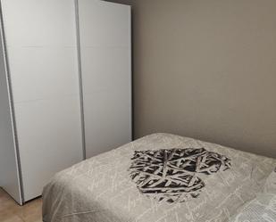 Bedroom of Flat to share in Alcalá de Henares  with Air Conditioner, Heating and Private garden