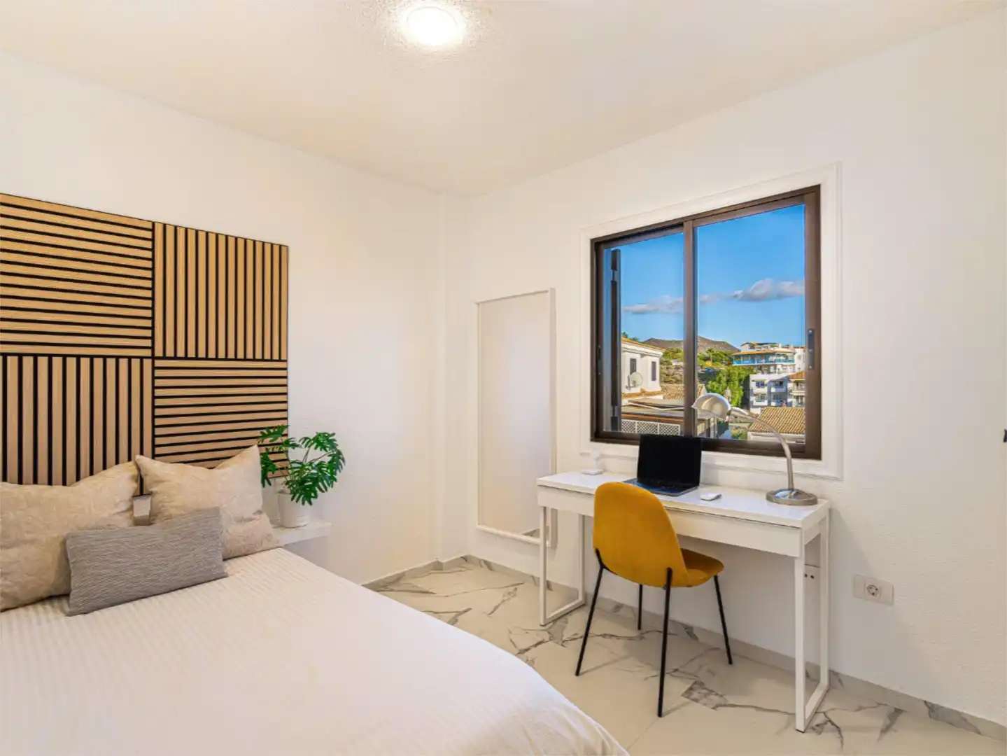 Casa adosada en venta en Calle Armiche, 28, Chayofa Habitación de Casa adosada en venta en Arona con Piscina, Amueblado y Videoportero
