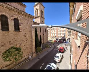 Vista exterior de Pis de lloguer en Zamora Capital  amb Calefacció, Parquet i Moblat