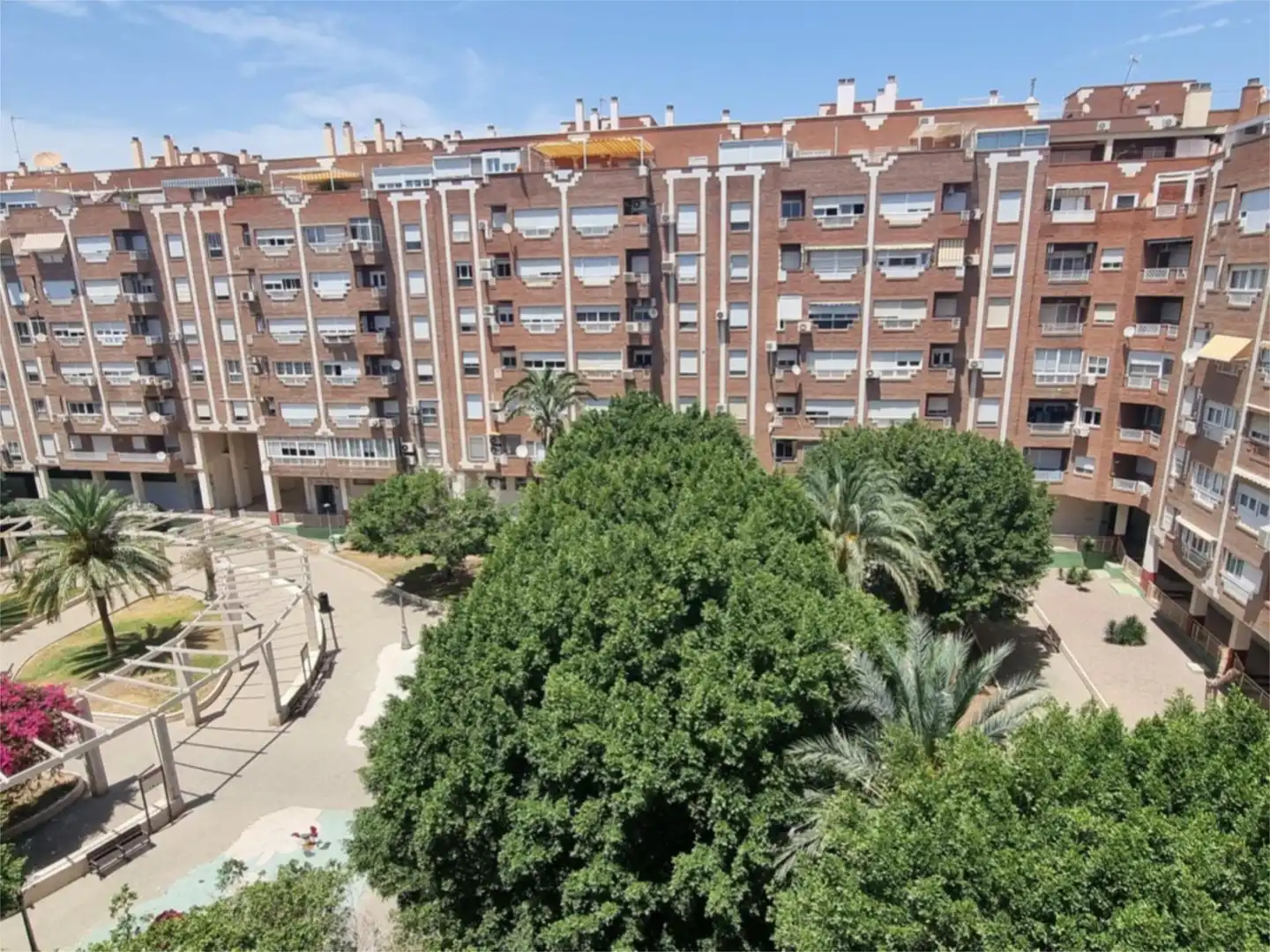 Wohnung zur Miete in Calle Automotor, 4, Nueva Andalucía Außenansicht von Wohnung zur Miete in Almería Capital mit Klimaanlage