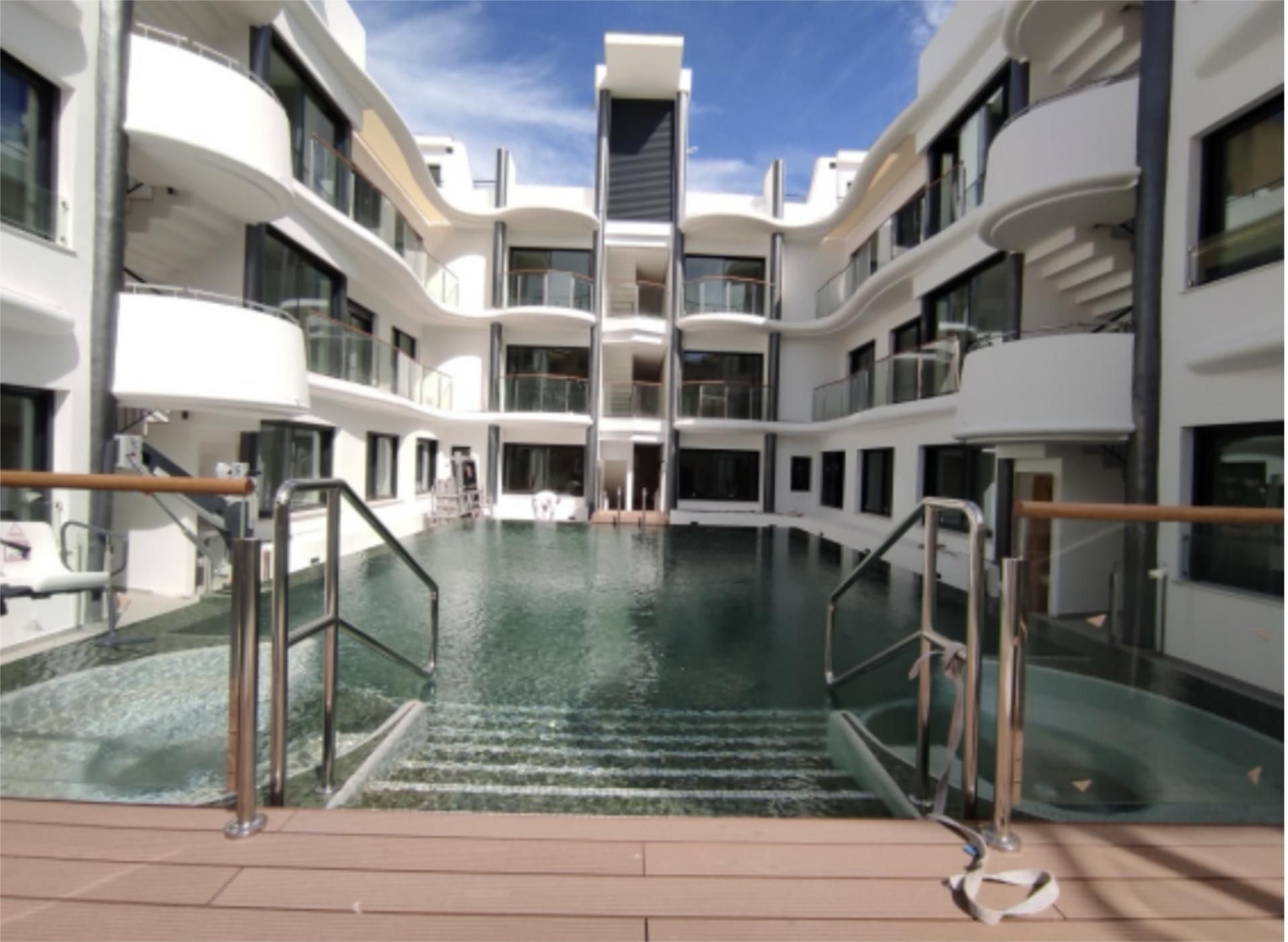 Piscina de Pis de lloguer en Estepona amb Aire condicionat, Parquet i Traster