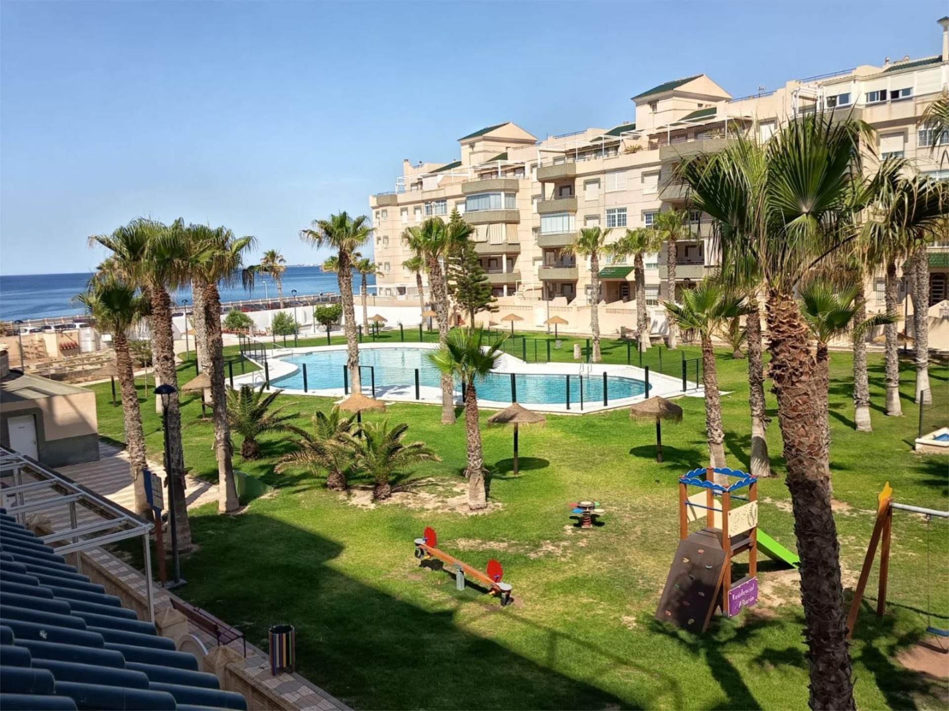 Swimming pool of Flat for sale in  Almería Capital  with Air Conditioner, Heating and Private garden