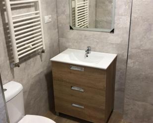 Bany de Apartament de lloguer en  Albacete Capital amb Aire condicionat