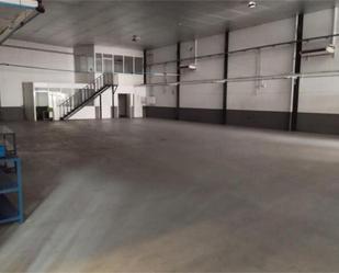 Industrial buildings to rent in Martos