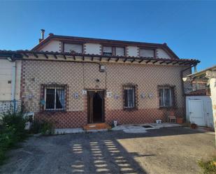 Vista exterior de Casa o xalet en venda en Reocín