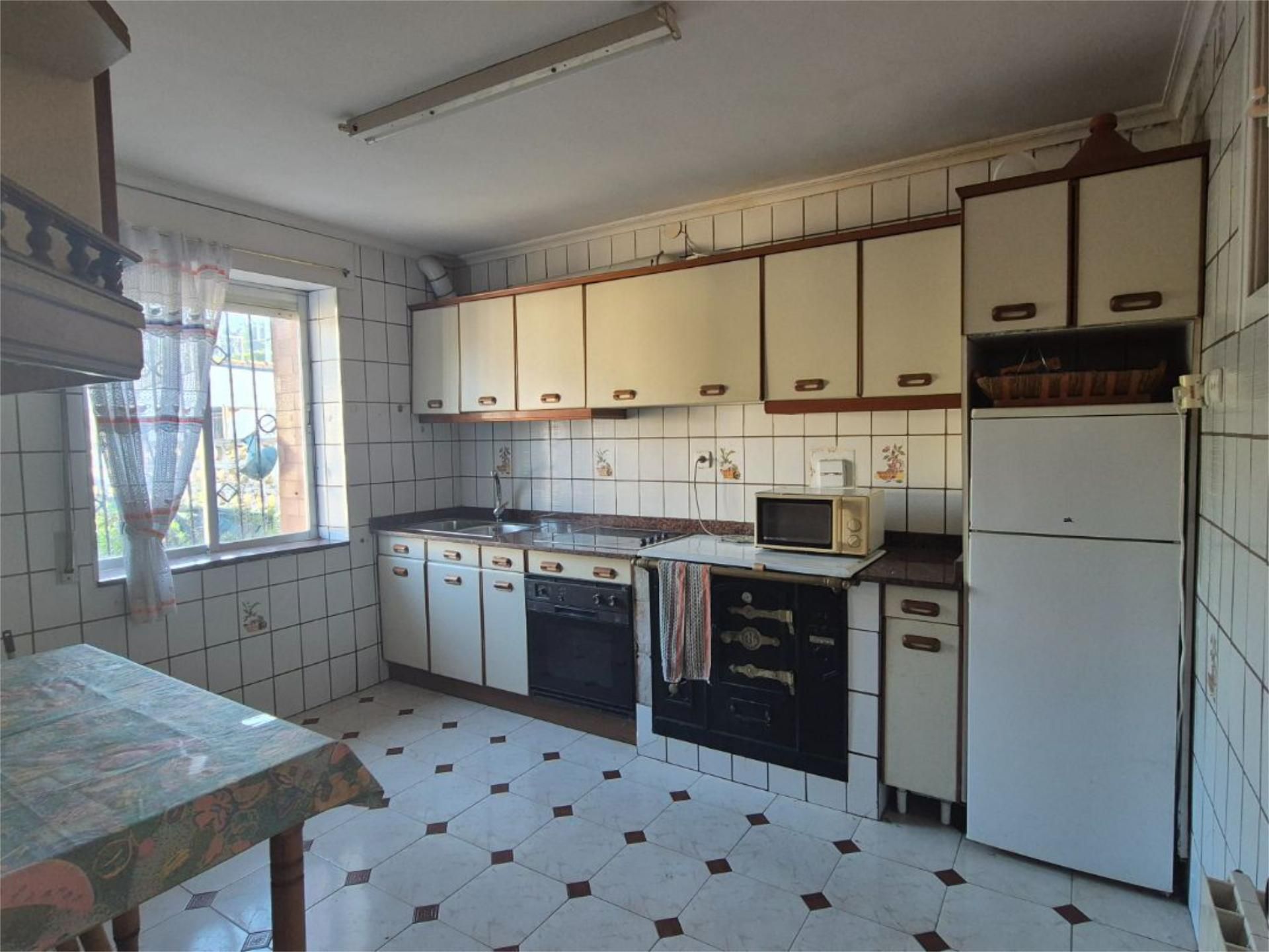 Kitchen of Flat for sale in Reocín  with Heating, Private garden and Parquet flooring