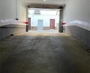Box room to rent in Carmona