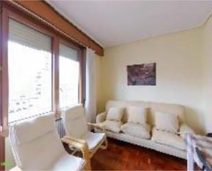 Sala d'estar de Pis de lloguer en Bilbao  amb Terrassa